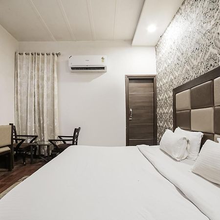 Townhouse Hollywood Heights Hotel Amritsar Eksteriør billede
