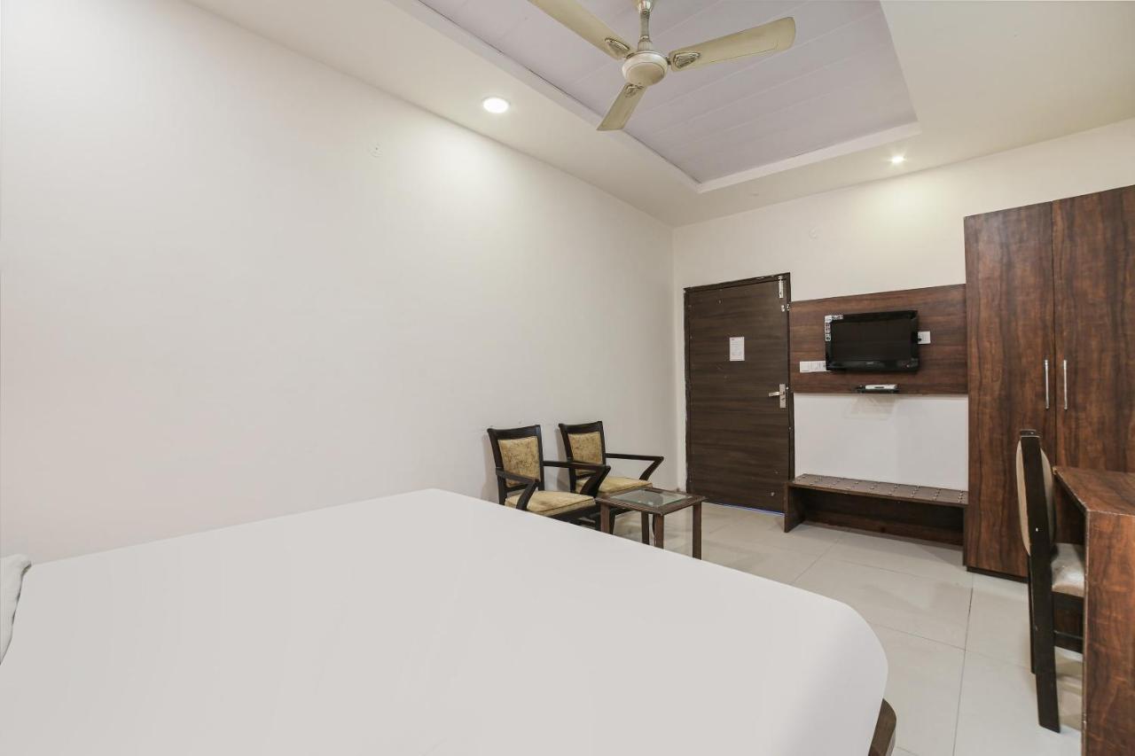 Townhouse Hollywood Heights Hotel Amritsar Eksteriør billede