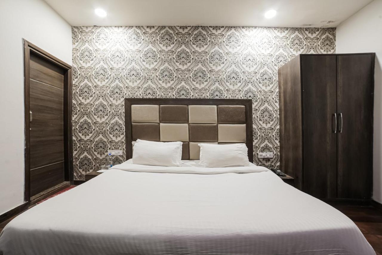 Townhouse Hollywood Heights Hotel Amritsar Eksteriør billede