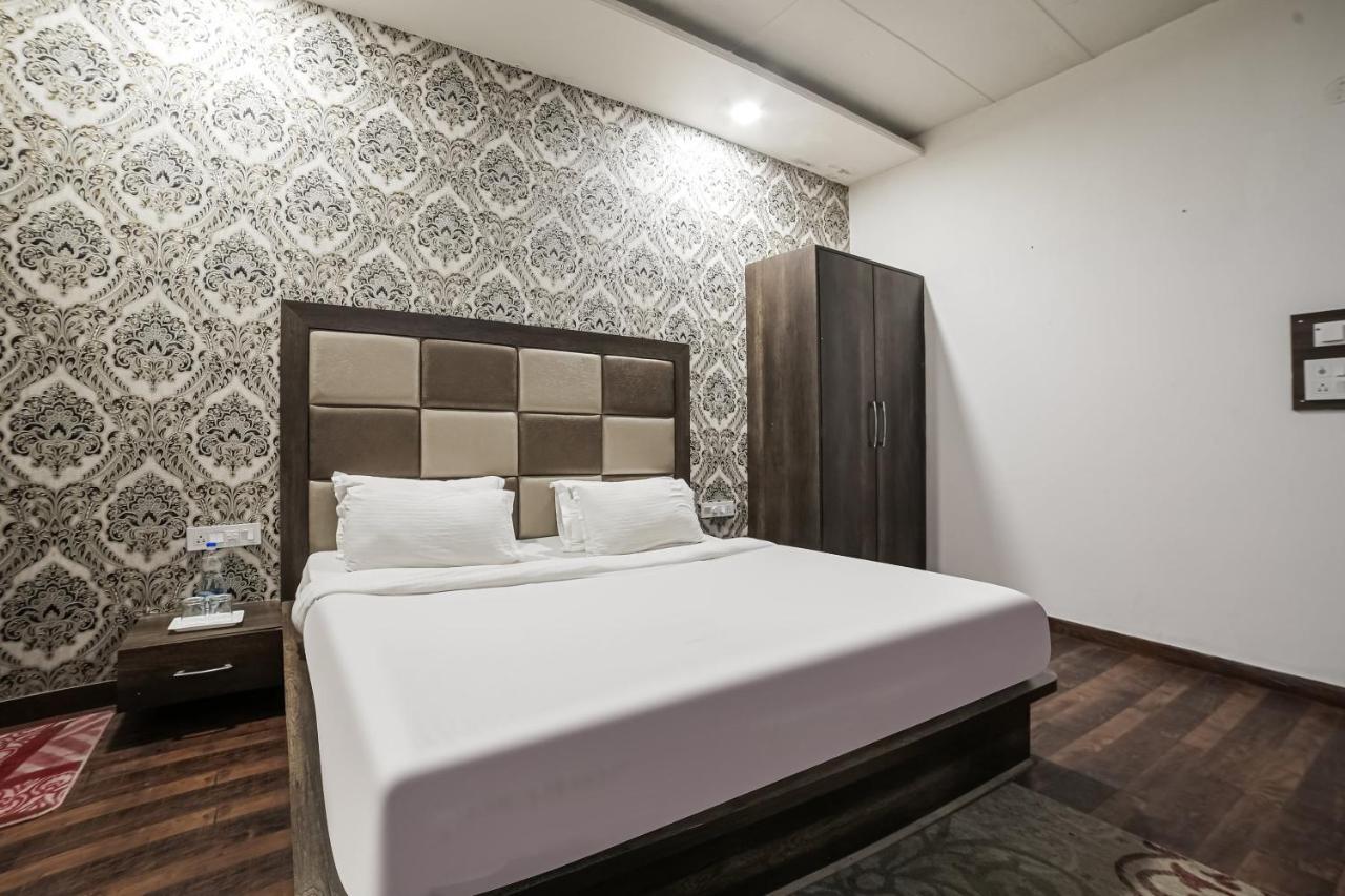 Townhouse Hollywood Heights Hotel Amritsar Eksteriør billede