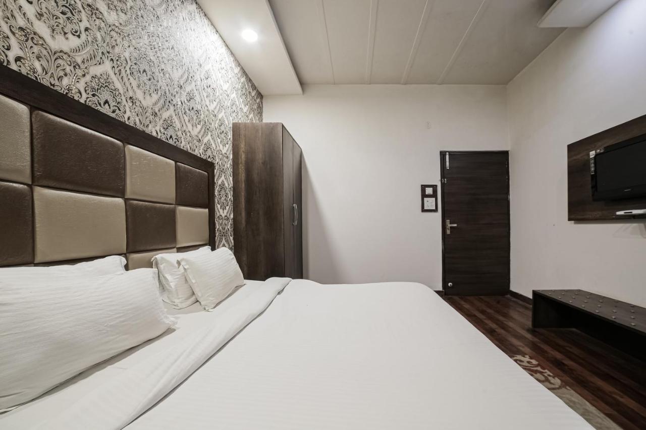 Townhouse Hollywood Heights Hotel Amritsar Eksteriør billede