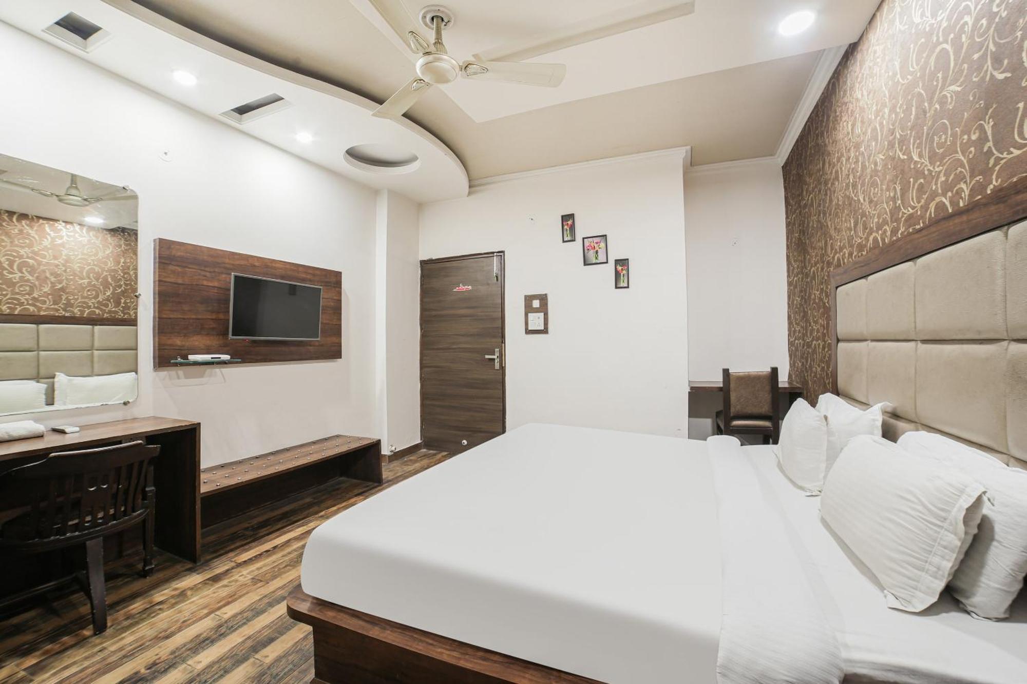 Townhouse Hollywood Heights Hotel Amritsar Eksteriør billede