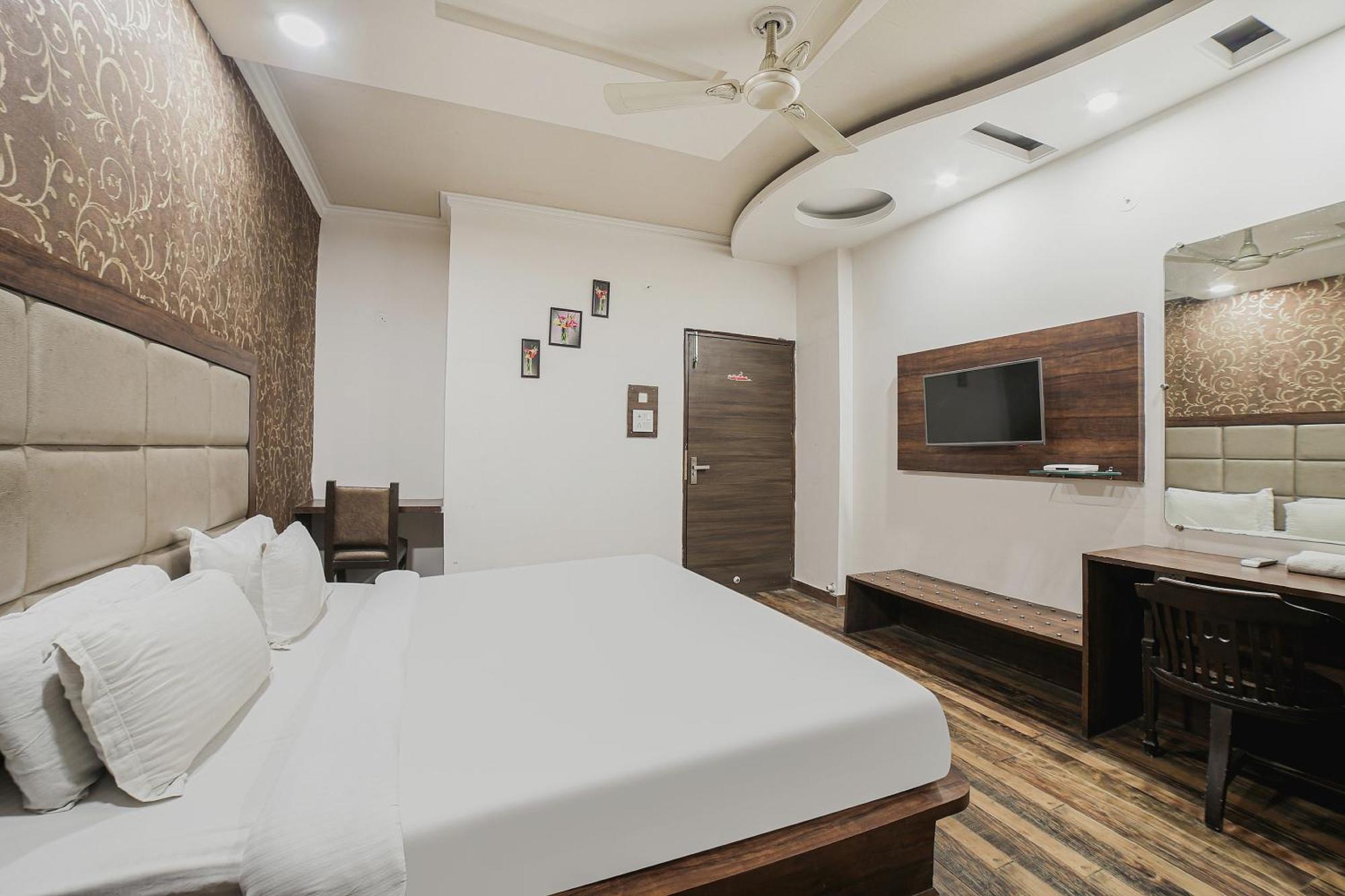 Townhouse Hollywood Heights Hotel Amritsar Eksteriør billede