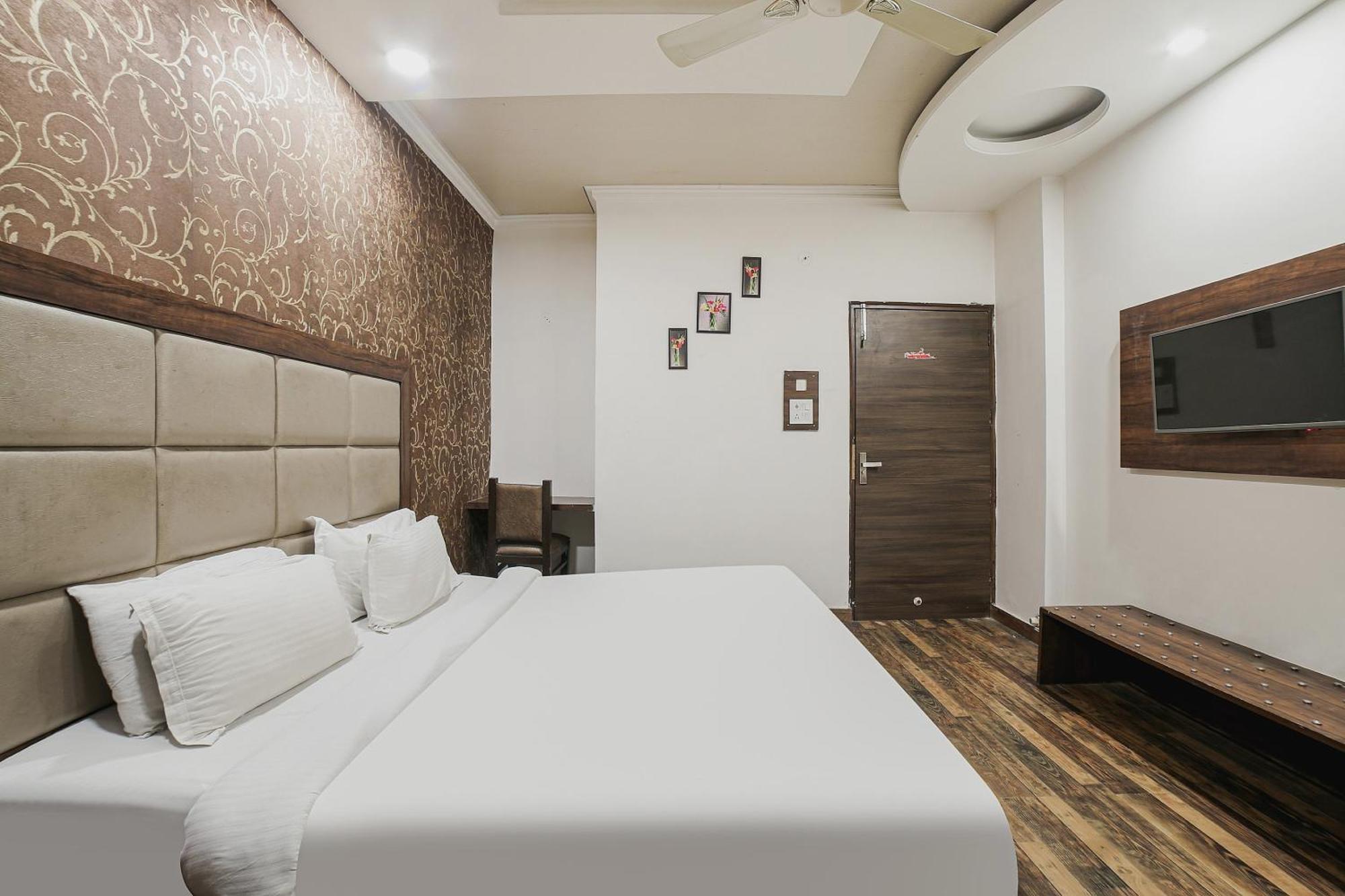 Townhouse Hollywood Heights Hotel Amritsar Eksteriør billede