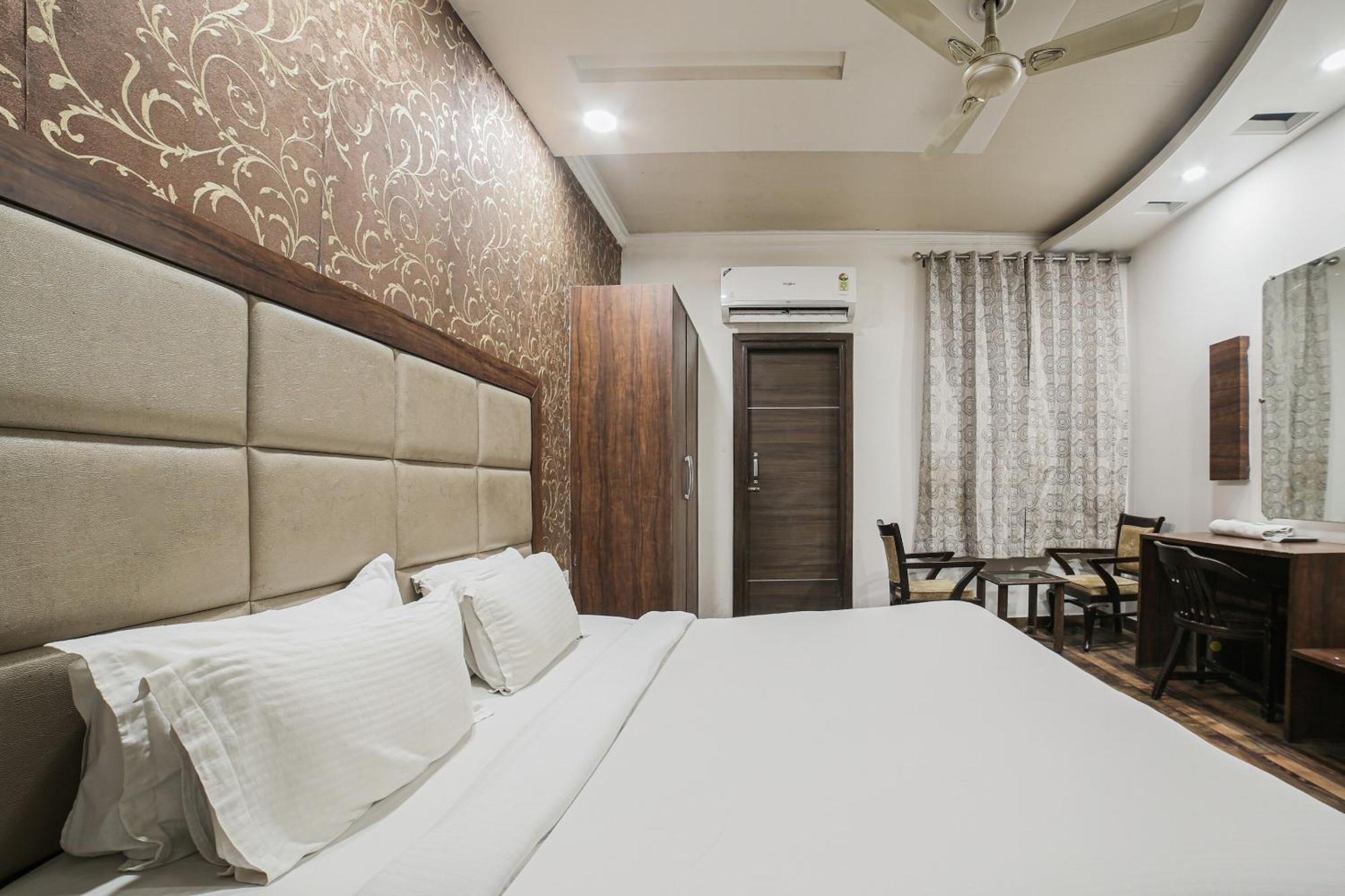 Townhouse Hollywood Heights Hotel Amritsar Eksteriør billede